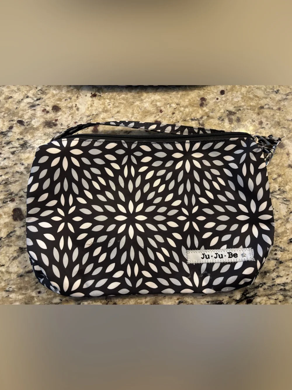 JUJUBE super be tote and small bag